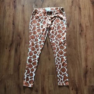 Giraffe print leggings
